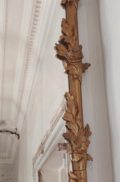 Pair of Napoleon III style mirrors decorated with garlands of flowers Pair of Napoleon III style mirrors decorated with garlands of flowers-9