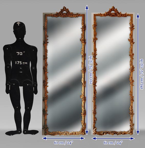 Pair of Napoleon III style mirrors decorated with garlands of flowers Pair of Napoleon III style mirrors decorated with garlands of flowers-12