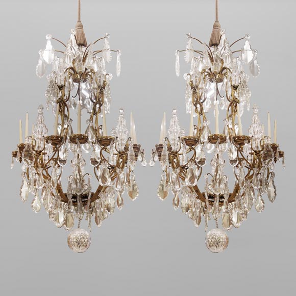Pair of modern crystal chandeliers, Versailles models Pair of modern crystal chandeliers, Versailles models-0