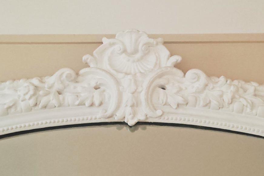 Regence style trumeau topped with a shell Regence style trumeau topped with a shell-1