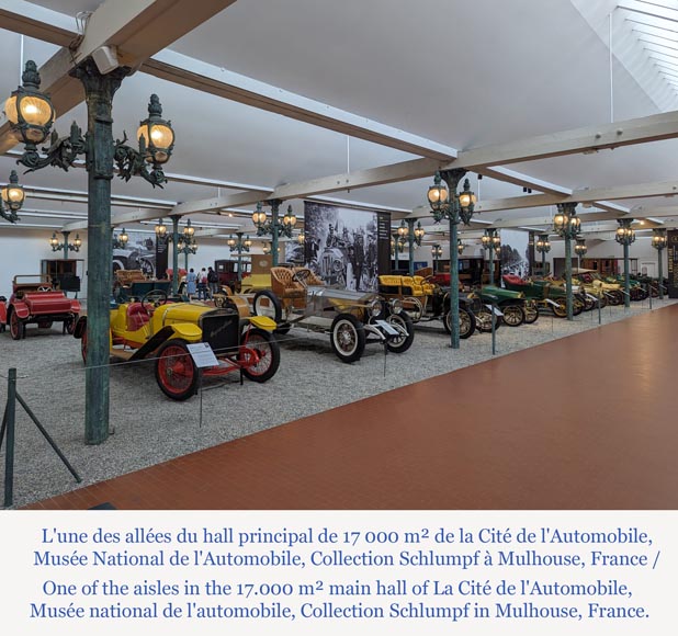 4 cast iron wall lights, based on models from the Pont Alexandre III 4 cast iron wall lights, based on models from the Pont Alexandre III-10