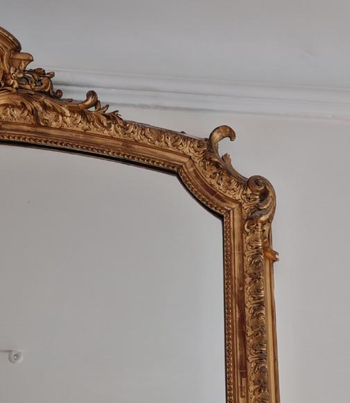 Large Regence style gilded trumeau topped by a shell Large Regence style gilded trumeau topped by a shell-4