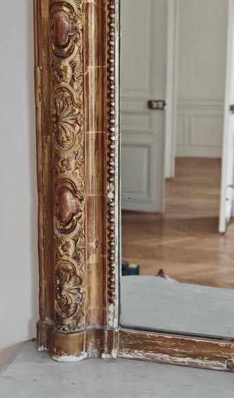 Large Regence style gilded trumeau adorned with an openwork shell Large Regence style gilded trumeau adorned with an openwork shell-7