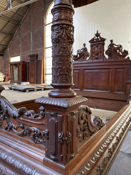 Jean-Paul MAZAROS (1823-1900), Neo-Renaissance four-poster bed in carved walnut Jean-Paul MAZAROS (1823-1900), Neo-Renaissance four-poster bed in carved walnut-7