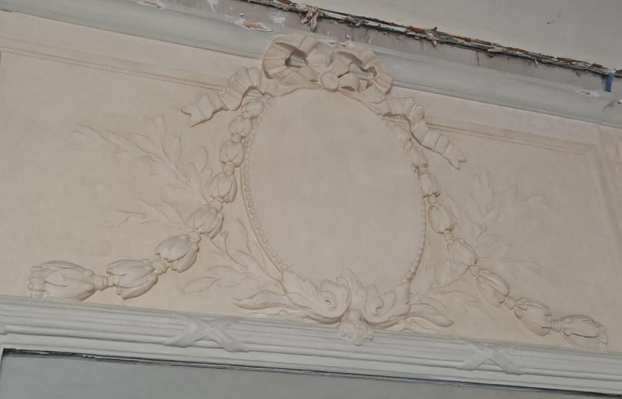 Louis XVI-style trumeau with medallion Louis XVI-style trumeau with medallion-2