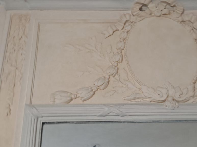 Louis XVI-style trumeau with medallion Louis XVI-style trumeau with medallion-3