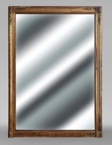 Louis Philippe period gilded trumeau decorated with flowers. Louis Philippe period gilded trumeau decorated with flowers.-0