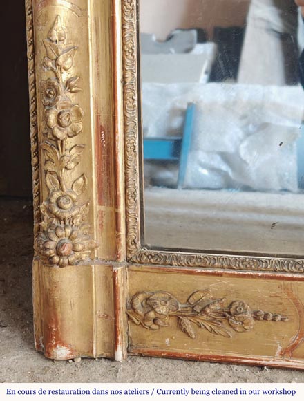 Louis Philippe period gilded trumeau decorated with flowers. Louis Philippe period gilded trumeau decorated with flowers.-4
