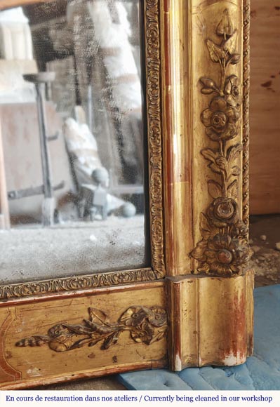 Louis Philippe period gilded trumeau decorated with flowers. Louis Philippe period gilded trumeau decorated with flowers.-5