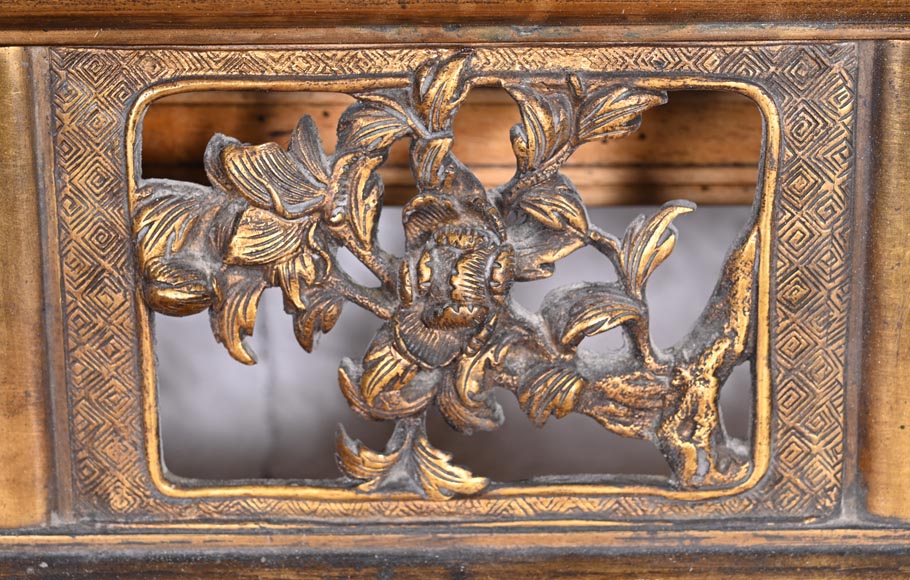 Maison MARNYHAC (attrib.) – Gilt bronze openwork mirror with Vietnamese-style decoration Maison MARNYHAC (attrib.) – Gilt bronze openwork mirror with Vietnamese-style decoration-7