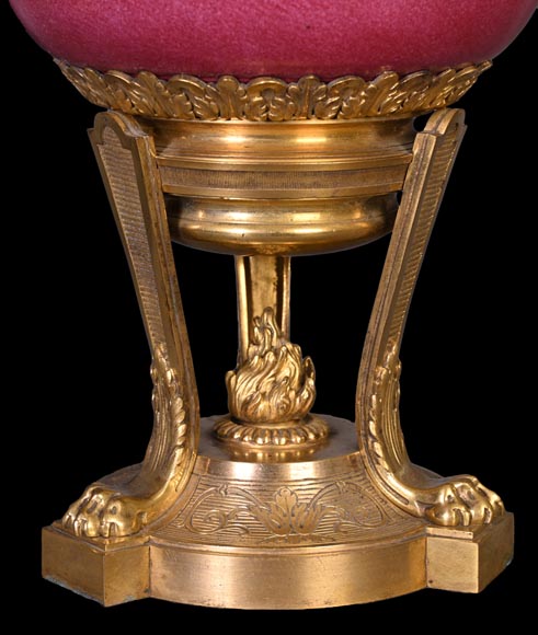 Escalier de CRISTAL (in the spirit of), Pair of pink porcelain potpourris, 19th century-7