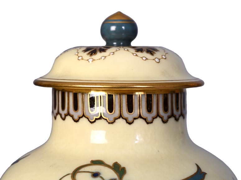 CARRIER-BELLEUSE Albert-Ernest — Enameled Porcelain Covered Vase from Sèvres CARRIER-BELLEUSE Albert-Ernest — Enameled Porcelain Covered Vase from Sèvres-3