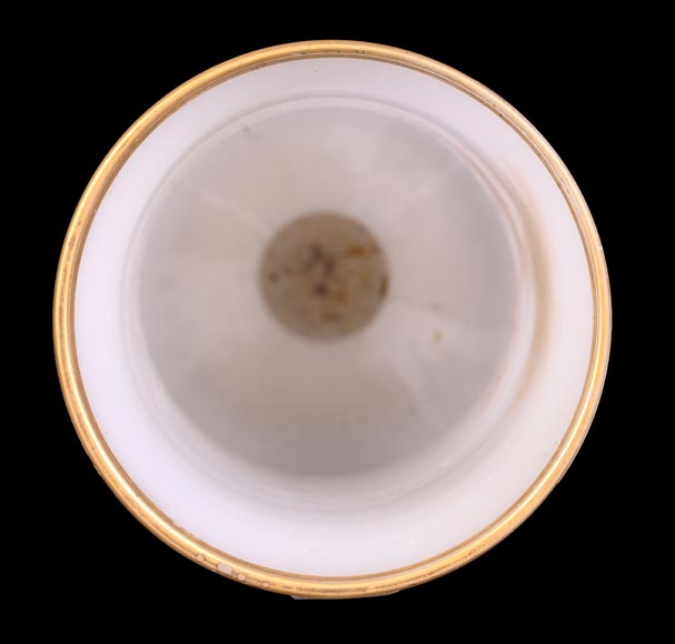 BACCARAT – Pair of White Opaline Vases with Gilded Japonist Decoration-8