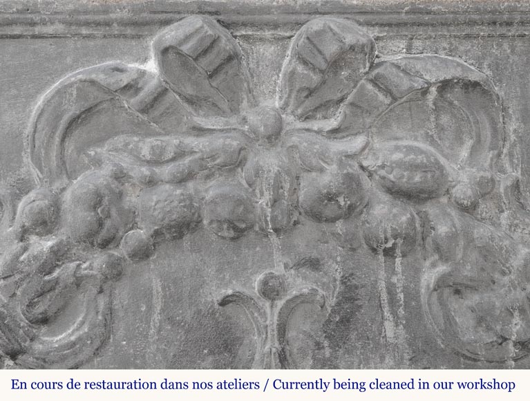 Napoleon III style fireback with a stylized fleur-de-lis, surrounded by a wreath of plants Napoleon III style fireback with a stylized fleur-de-lis, surrounded by a wreath of plants-2