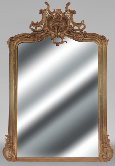 Napoleon III style gilded trumeau topped with a putto Napoleon III style gilded trumeau topped with a putto-0