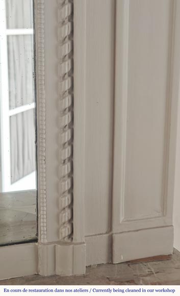 Louis XVI style trumeau topped with a flower crown Louis XVI style trumeau topped with a flower crown-3