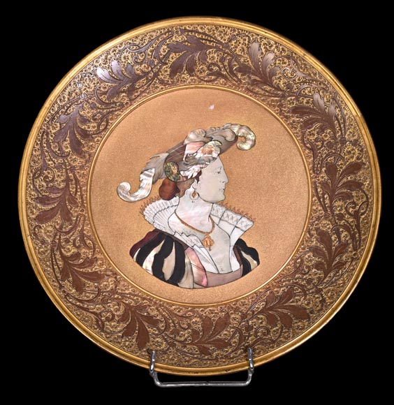Kayser Sohn, Renaissance Figures – Pair of Decorative Corviniello Chargers, dated 1884-1