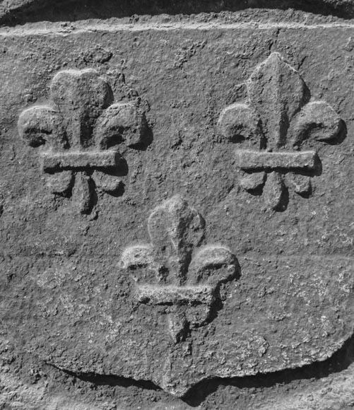  Fireplace plate with the coat of arms of France, dated 1654-3