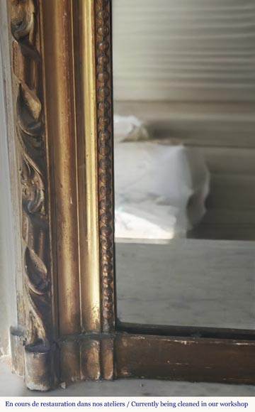 Louis XVI style gilded trumeau, decorated with a coat of arms Louis XVI style gilded trumeau, decorated with a coat of arms-3