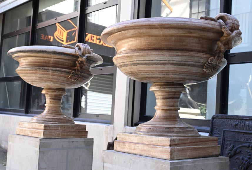 Pair of monumental 19th-century vases in ribboned onyx alabaster Pair of monumental 19th-century vases in ribboned onyx alabaster-7