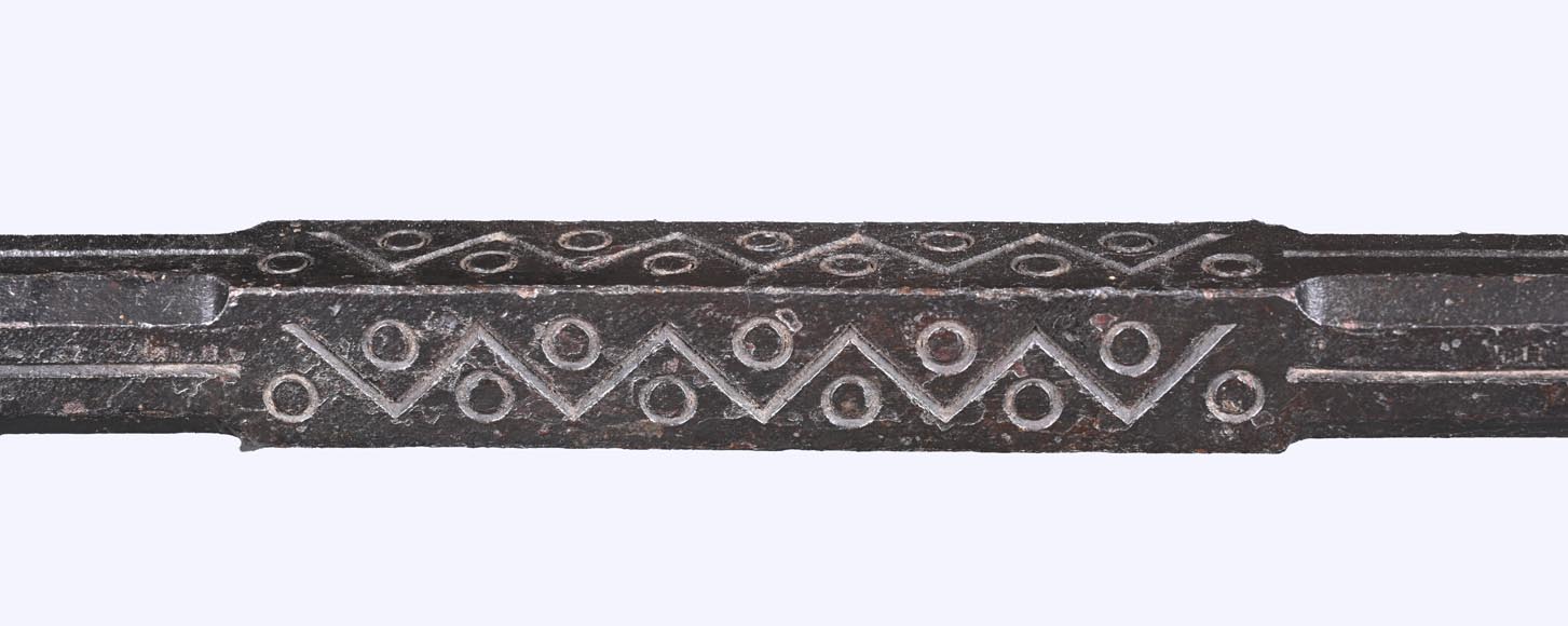 E. LARCHEVÊQUE, pair of wrought iron fire dogs with dragon heads E. LARCHEVÊQUE, pair of wrought iron fire dogs with dragon heads-8