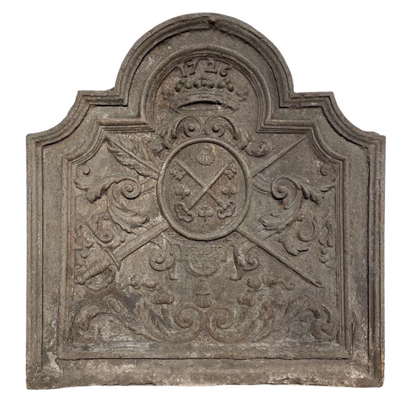 Fireback dated 1726, with the arms of Robin de La Tremblaye Fireback dated 1726, with the arms of Robin de La Tremblaye-0