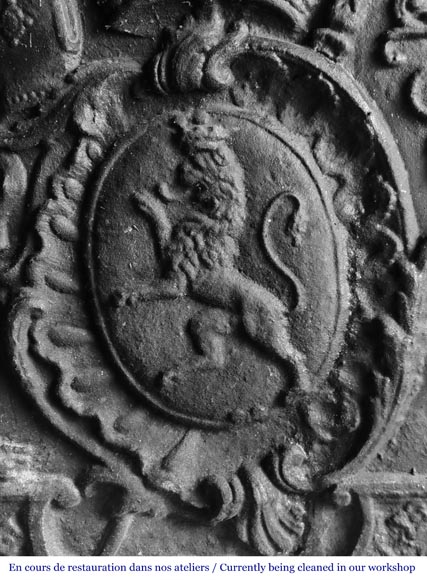 Fireplace plaque with lion coat of arms-2