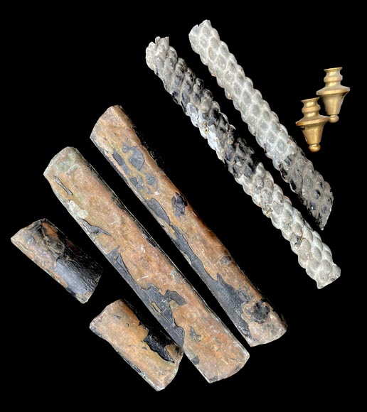 Important pair of hexagonal architectural lanterns in patinated metal Important pair of hexagonal architectural lanterns in patinated metal-8