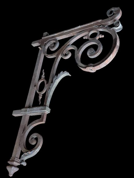 Pair of cast iron wall brackets in the Napoleon III style Pair of cast iron wall brackets in the Napoleon III style-1