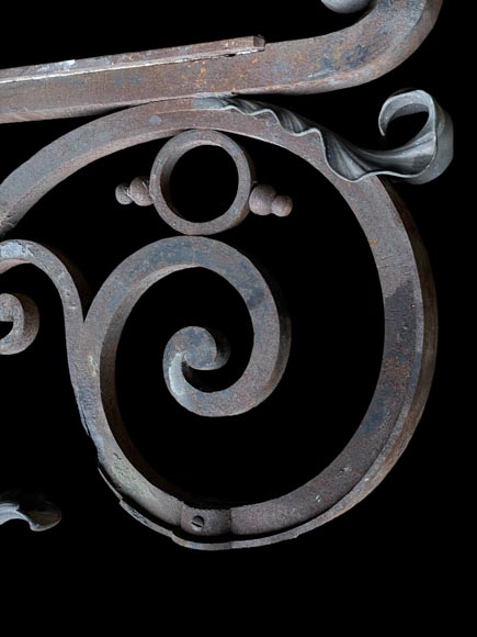 Pair of cast iron wall brackets in the Napoleon III style Pair of cast iron wall brackets in the Napoleon III style-2