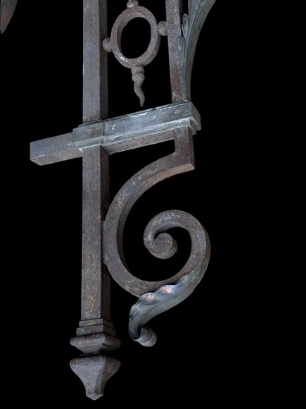 Pair of cast iron wall brackets in the Napoleon III style Pair of cast iron wall brackets in the Napoleon III style-3