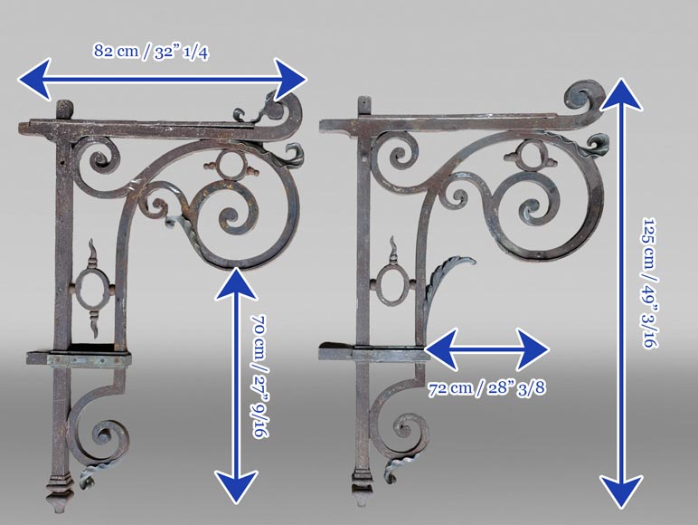 Pair of cast iron wall brackets in the Napoleon III style Pair of cast iron wall brackets in the Napoleon III style-5