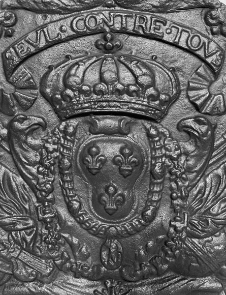 “Alone against all”, Louis XIV style fireplace plaque with the Arms of France “Alone against all”, Louis XIV style fireplace plaque with the Arms of France-3