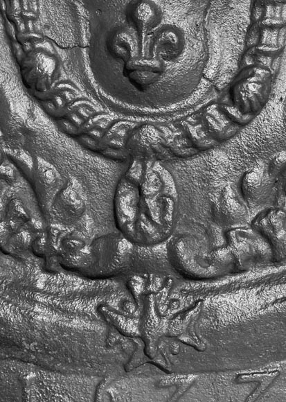 “Alone against all”, Louis XIV style fireplace plaque with the Arms of France “Alone against all”, Louis XIV style fireplace plaque with the Arms of France-5