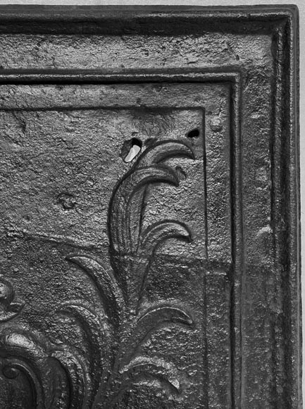 Fireplace plaque with coat of arms surmounted by Apollo holding a fleur-de-lis-7