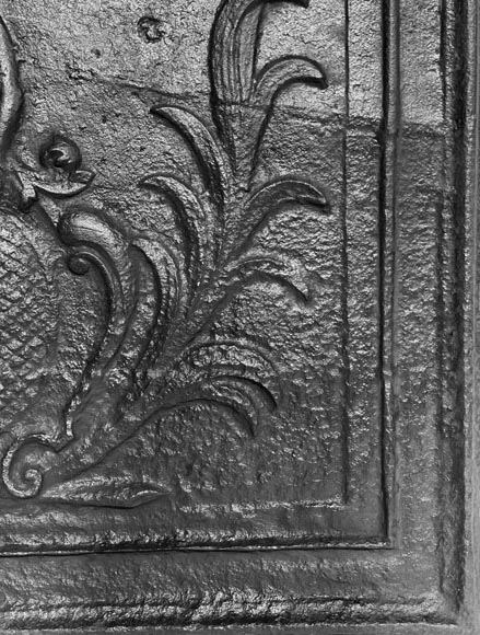 Fireplace plaque with coat of arms surmounted by Apollo holding a fleur-de-lis-8