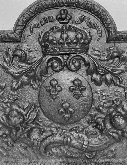 Fireplace plaque with the arms of France and cornucopia-3