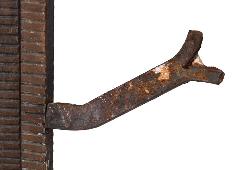Wrought-iron fireplace spark guard with pine branch decoration, 1930s Wrought-iron fireplace spark guard with pine branch decoration, 1930s-7