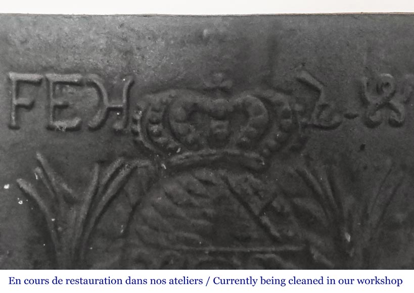 Square fireplace backplate, decorated-1