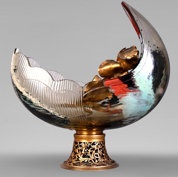 Attributed to L'Escalier de Cristal, François-Eugène Rousseau, and Ernest Léveillé: a Japonist polychrome glass vase encircled by a gilt-bronze iris. Attributed to L'Escalier de Cristal, François-Eugène Rousseau, and Ernest Léveillé: a Japonist polychrome glass vase encircled by a gilt-bronze iris.-2