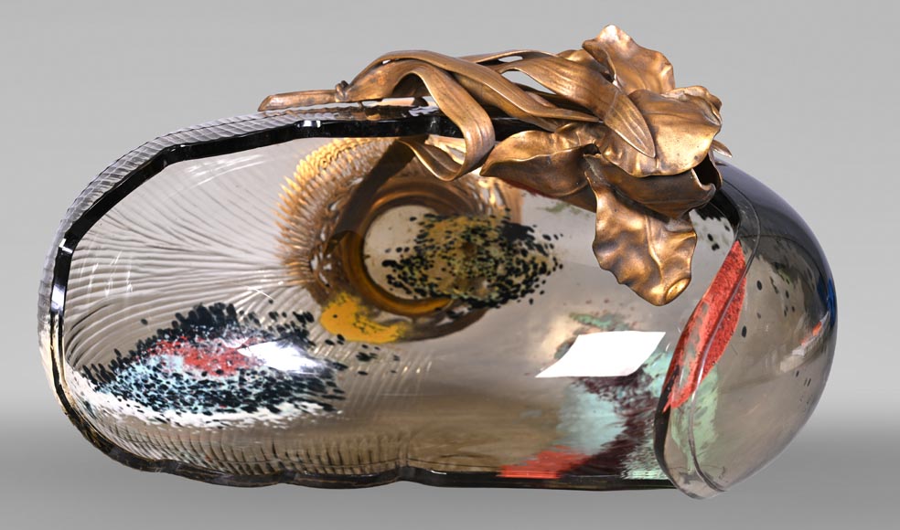 Attributed to L'Escalier de Cristal, François-Eugène Rousseau, and Ernest Léveillé: a Japonist polychrome glass vase encircled by a gilt-bronze iris. Attributed to L'Escalier de Cristal, François-Eugène Rousseau, and Ernest Léveillé: a Japonist polychrome glass vase encircled by a gilt-bronze iris.-12