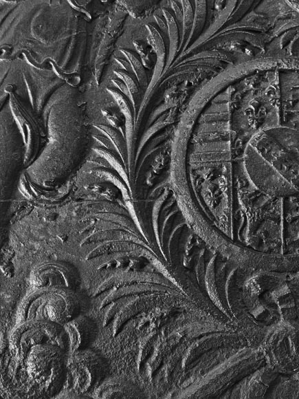 Large Cast Iron Fireback with the Arms of the Dukes of Lorraine, Flanked by Musical Angels Large Cast Iron Fireback with the Arms of the Dukes of Lorraine, Flanked by Musical Angels-4