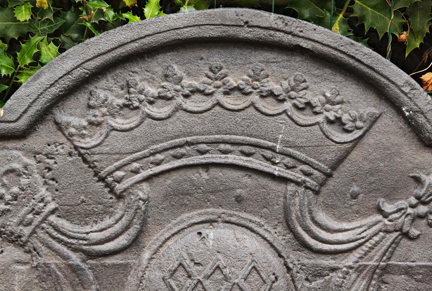 18th-Century French Cast Iron Fireback with the Arms of the House of Rohan 18th-Century French Cast Iron Fireback with the Arms of the House of Rohan-2