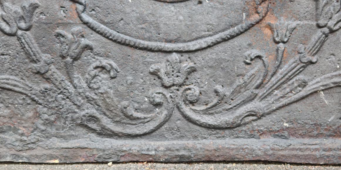 18th-Century French Cast Iron Fireback with the Arms of the House of Rohan 18th-Century French Cast Iron Fireback with the Arms of the House of Rohan-8