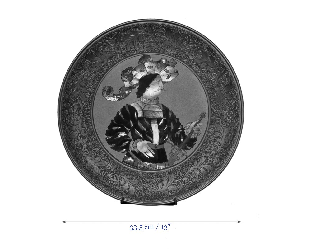 Maison KAYSER SOHN, Renaissance Personalities, Pair of plates decorated in corviniello Maison KAYSER SOHN, Renaissance Personalities, Pair of plates decorated in corviniello-4