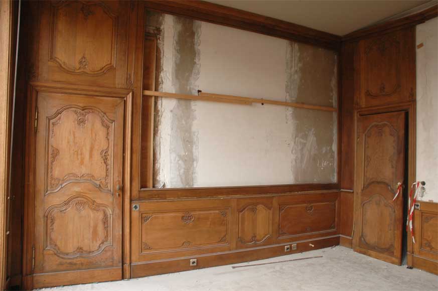 Oak paneled room from the beginning of the 20th century Oak paneled room from the beginning of the 20th century-0