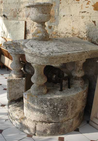 Antique stone well from the 18th century Antique stone well from the 18th century-1