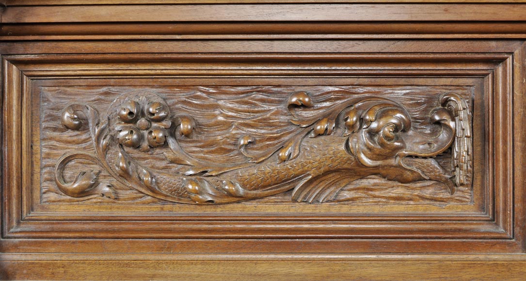 Neo-Renaissance style carved walnut credenza with profiles of costumed characters Neo-Renaissance style carved walnut credenza with profiles of costumed characters-4