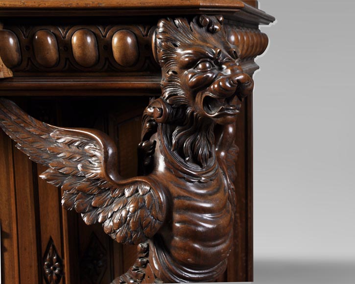BELLANGER, cabinetmaker - Neo-Renaissance style display cabinet made out of carved walnut with chimeras decor BELLANGER, cabinetmaker - Neo-Renaissance style display cabinet made out of carved walnut with chimeras decor-7