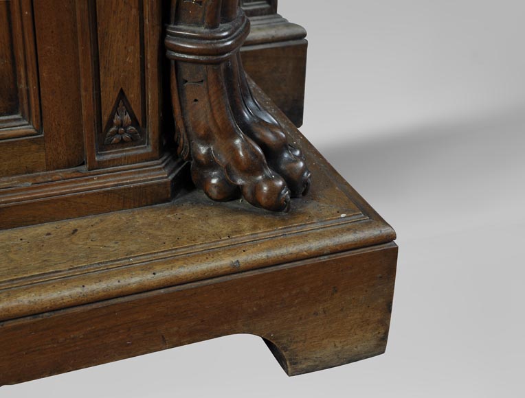 BELLANGER, cabinetmaker - Neo-Renaissance style display cabinet made out of carved walnut with chimeras decor BELLANGER, cabinetmaker - Neo-Renaissance style display cabinet made out of carved walnut with chimeras decor-9